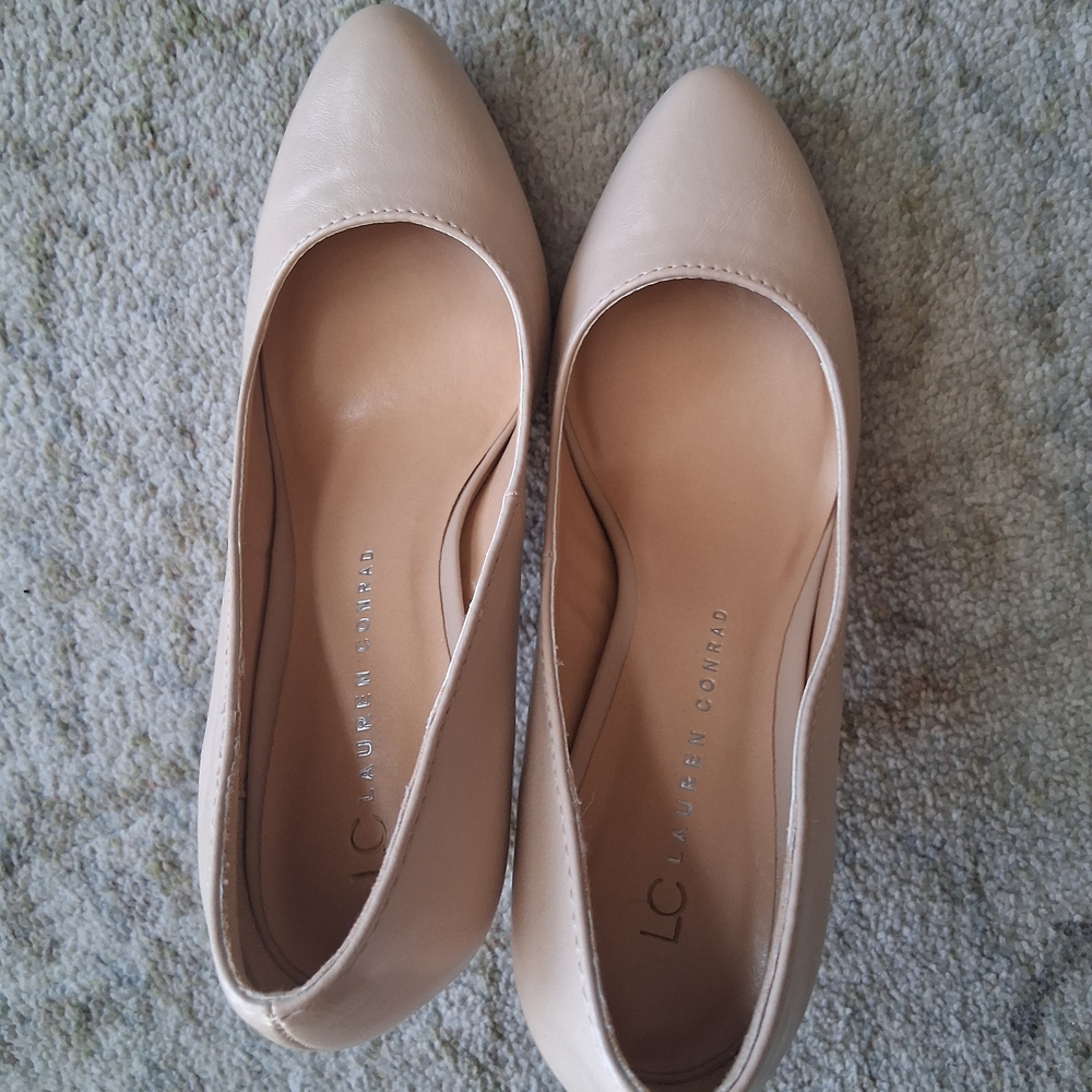 LC Lauren Conrad Cream Ballet Flats